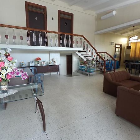 Residencia Marfel Hotel Таклобан Екстериор снимка