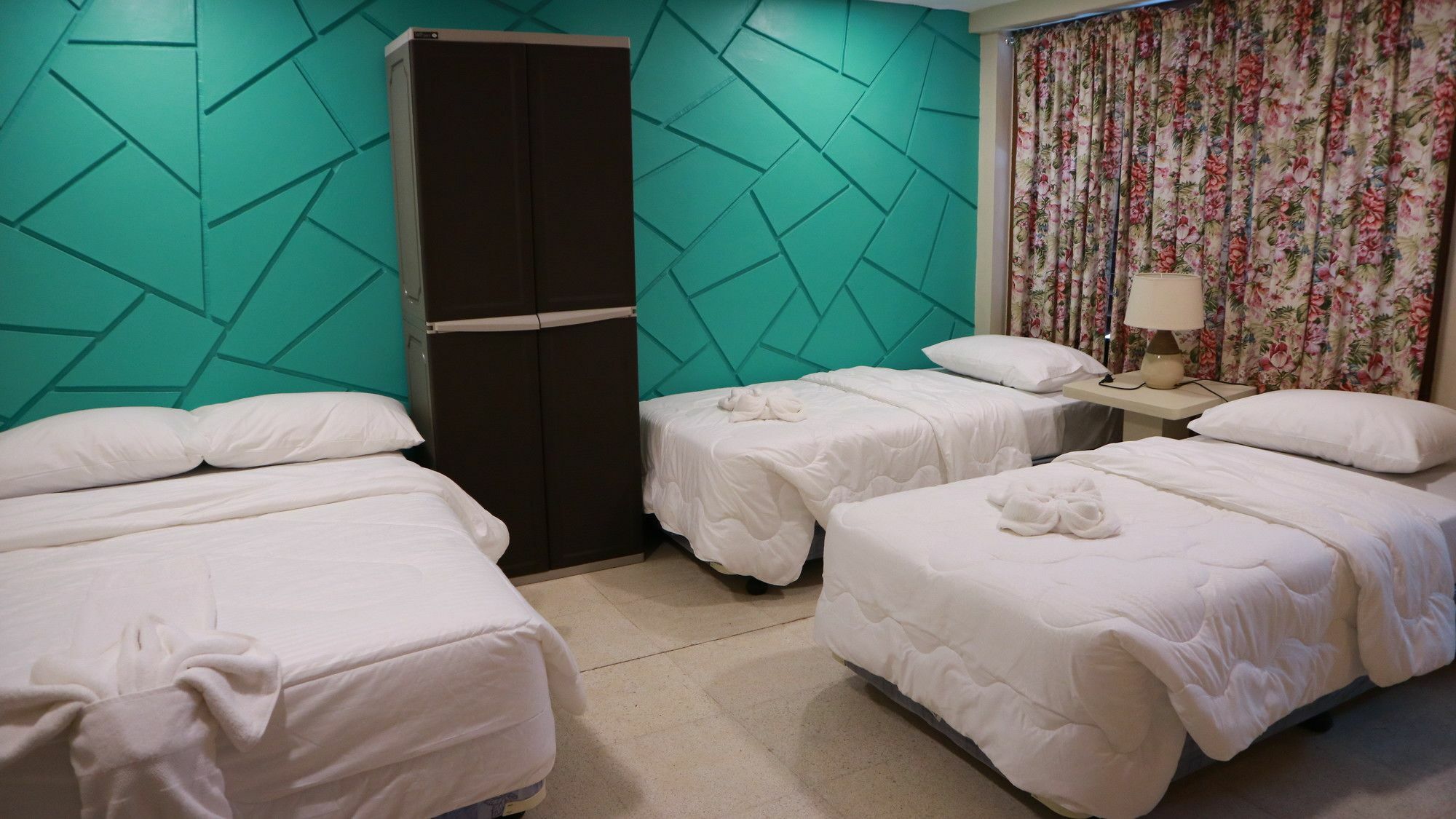 Residencia Marfel Hotel Таклобан Екстериор снимка